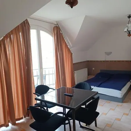S48 Apartmanhaz *